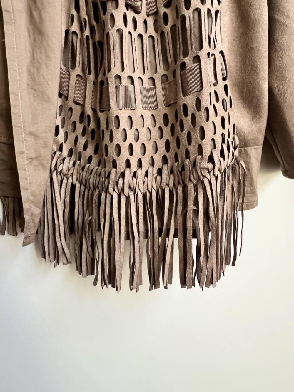 Chicos Jacket 1 US Medium Tan Faux Suede Lattice Fringe Cowgirl Boho Western - Picture 8 of 12